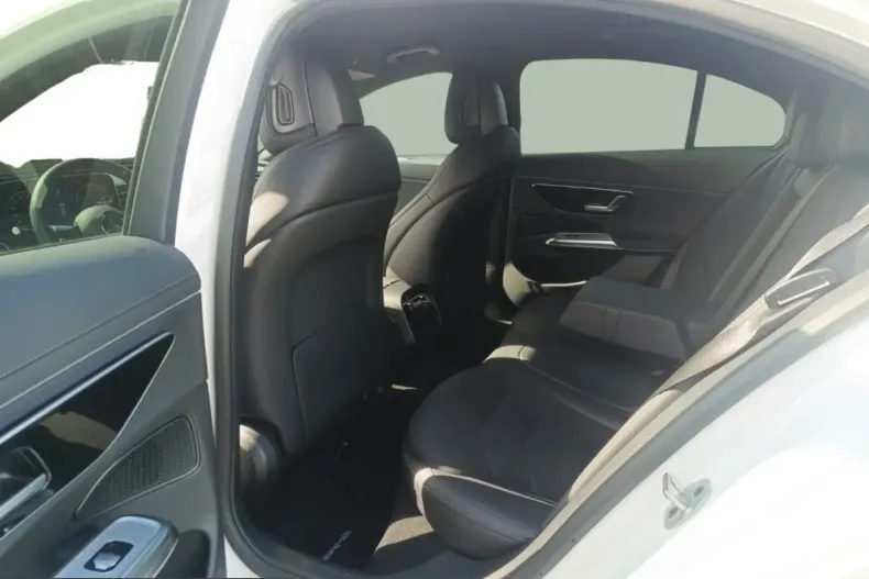 Mercedes-Benz E 200 (Clasa E) din 2025 cu 27.735 km - oferta MER254430 - foto 12