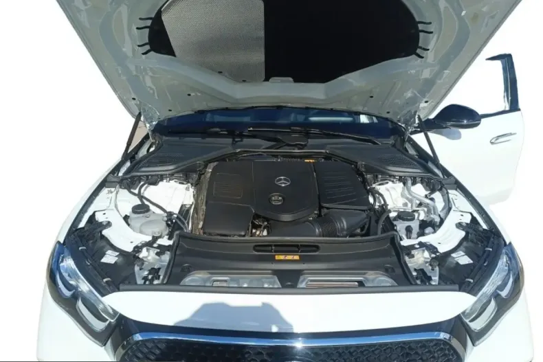 Mercedes-Benz E 200 (Clasa E) din 2025 cu 27.735 km - oferta MER254430 - foto 13