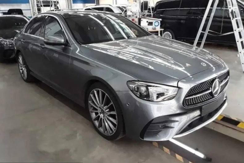 Mercedes-Benz E 220 (Clasa E) din 2021 cu 60.000 km - oferta MER254433 - foto 2