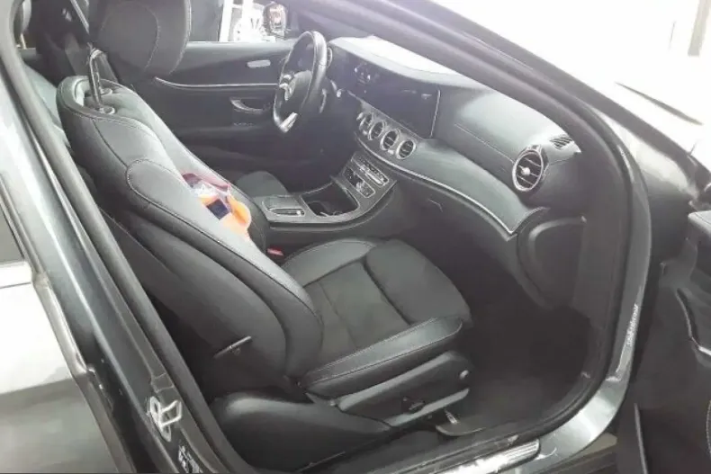 Mercedes-Benz E 220 (Clasa E) din 2021 cu 60.000 km - oferta MER254433 - foto 6
