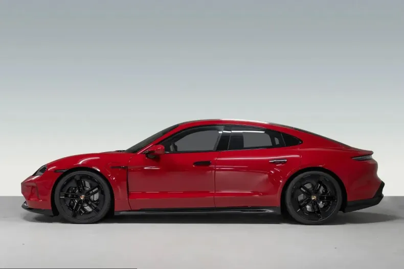 Porsche Taycan din 2024 cu 8.400 km - oferta POR254438 - foto 2