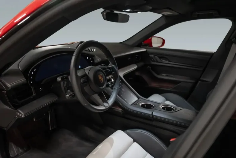 Porsche Taycan din 2024 cu 8.400 km - oferta POR254438 - foto 4