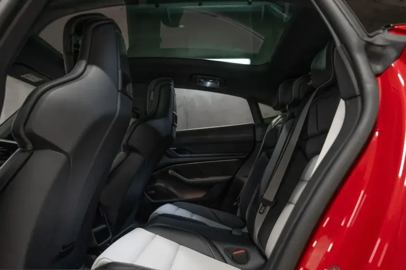 Porsche Taycan din 2024 cu 8.400 km - oferta POR254438 - foto 18