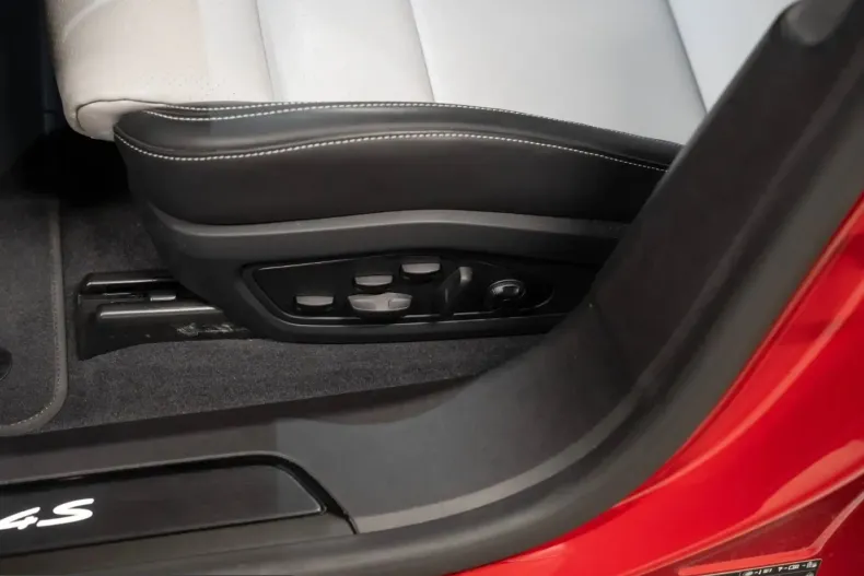 Porsche Taycan din 2024 cu 8.400 km - oferta POR254438 - foto 23
