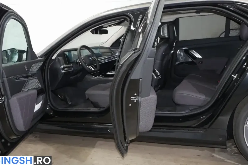 BMW i7 (Seria 7) din 2025 cu 3.525 km - oferta BMW254450 - foto 12