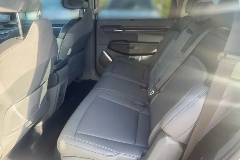Kia EV9 din 2025 cu 16.381 km - oferta KIA254461 - foto 11