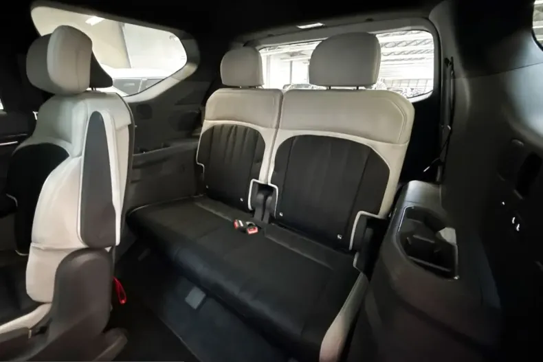 Kia EV9 din 2024 cu 41.368 km - oferta KIA254465 - foto 17