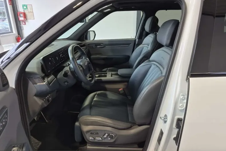 Kia EV9 din 2024 cu 49.574 km - oferta KIA254469 - foto 8