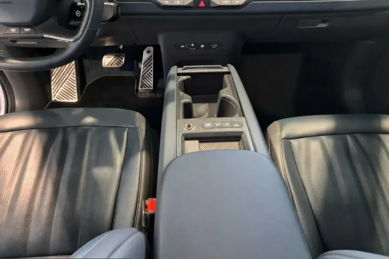 Kia EV9 din 2024 cu 49.574 km - oferta KIA254469 - foto 12