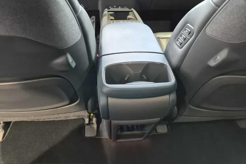Kia EV9 din 2024 cu 49.574 km - oferta KIA254469 - foto 13