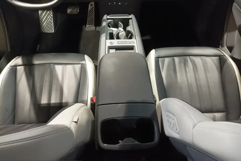 Kia EV9 din 2024 cu 31.478 km - oferta KIA254470 - foto 14