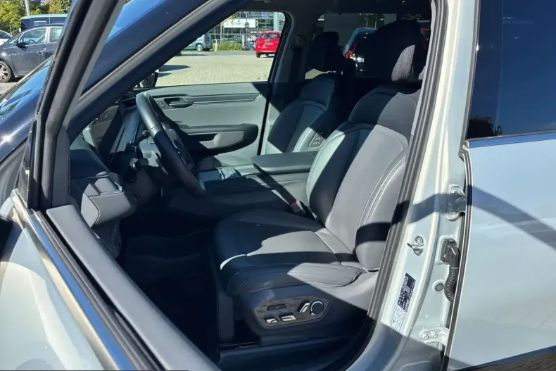 Kia EV9 din 2025 cu 33.036 km - oferta KIA254472 - foto 8