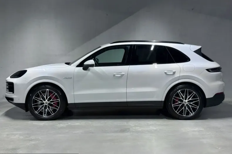 Porsche Cayenne din 2025 cu 24.200 km - oferta POR254477 - foto 3