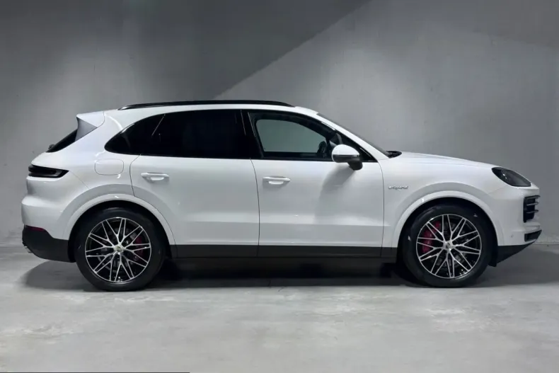 Porsche Cayenne din 2025 cu 24.200 km - oferta POR254477 - foto 7