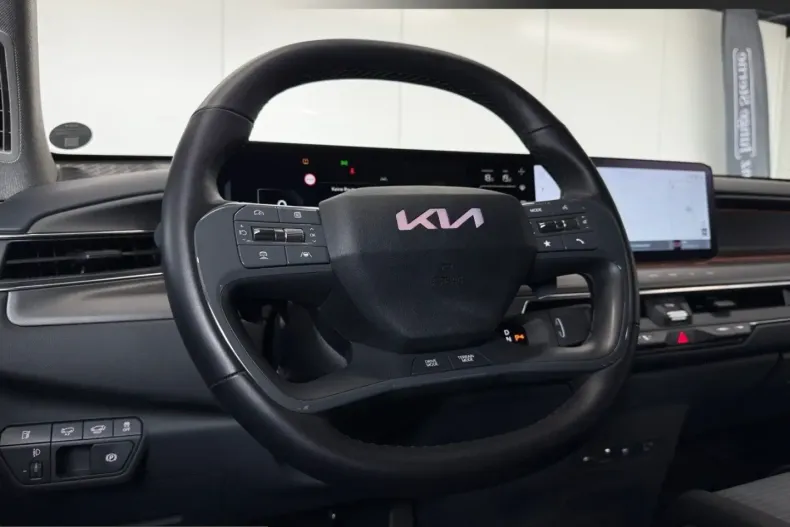 Kia EV9 din 2025 cu 11.040 km - oferta KIA254482 - foto 9