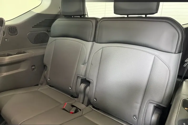 Kia EV9 din 2025 cu 11.040 km - oferta KIA254482 - foto 13