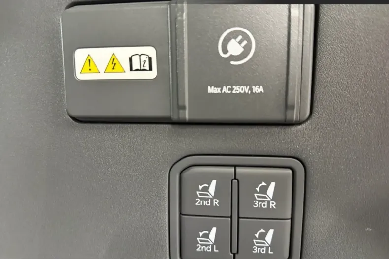Kia EV9 din 2025 cu 11.040 km - oferta KIA254482 - foto 15