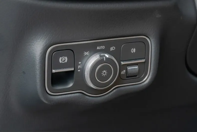 Mercedes-Benz G 63 AMG (Clasa G) din 2026 cu 9.500 km - oferta MER254493 - foto 12