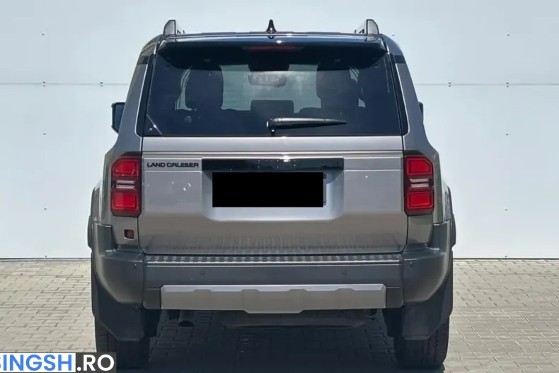 Toyota Land Cruiser din 2024 cu 40.058 km - oferta TOY254519 - foto 12