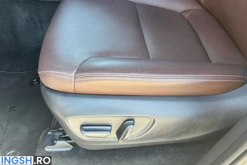 Toyota Land Cruiser din 2024 cu 40.058 km - oferta TOY254519 - foto 15