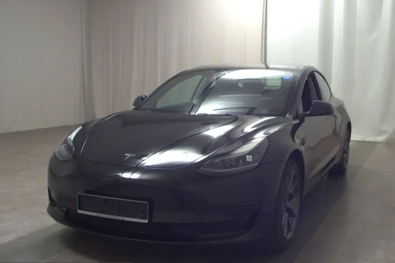 Tesla Model 3 din 2023 cu 72.474 km - oferta TES254524 - foto 1