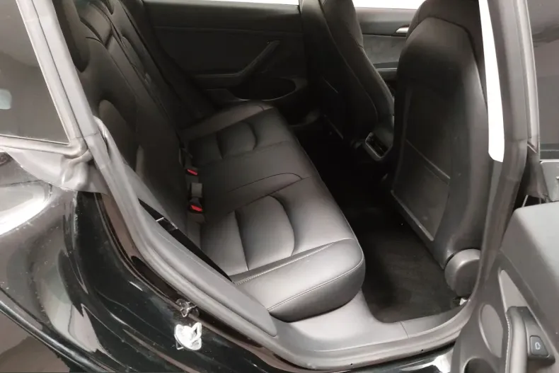 Tesla Model 3 din 2023 cu 72.474 km - oferta TES254524 - foto 11