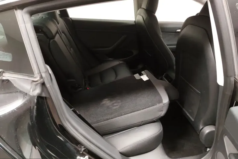 Tesla Model 3 din 2023 cu 72.474 km - oferta TES254524 - foto 12