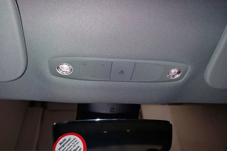 Tesla Model 3 din 2023 cu 72.474 km - oferta TES254524 - foto 13