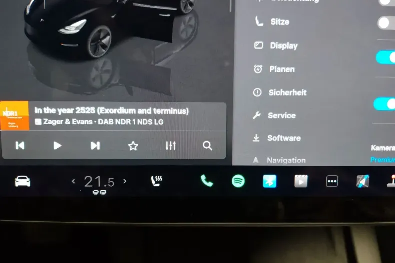 Tesla Model 3 din 2023 cu 72.474 km - oferta TES254524 - foto 20