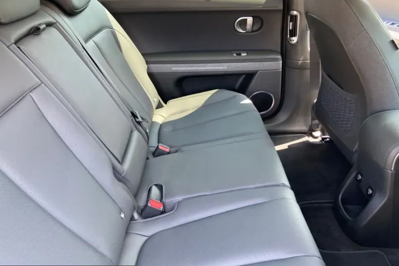Hyundai IONIQ 6 din 2023 cu 39.900 km - oferta HYU254526 - foto 13