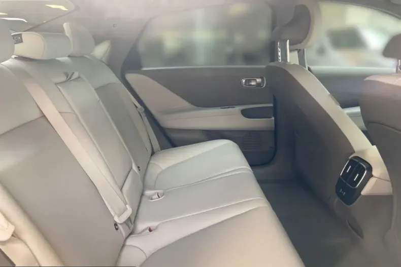 Hyundai IONIQ 6 din 2023 cu 39.900 km - oferta HYU254526 - foto 14