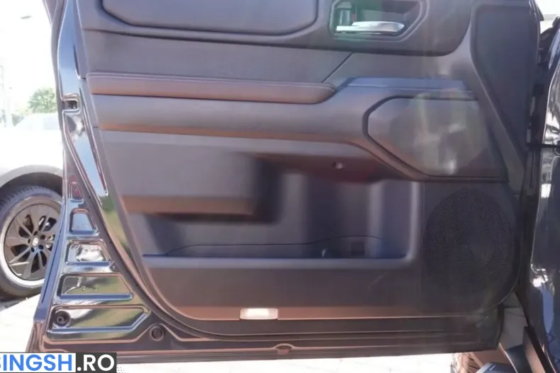 Toyota Land Cruiser din 2024 cu 49.205 km - oferta TOY254536 - foto 17