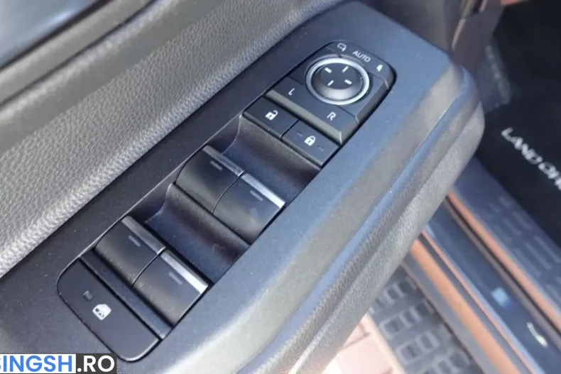 Toyota Land Cruiser din 2024 cu 49.205 km - oferta TOY254536 - foto 18
