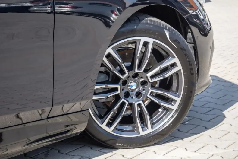 BMW 530 (Seria 5) din 2025 cu 10.256 km - oferta BMW254539 - foto 4