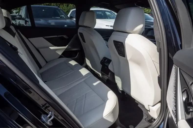 BMW 530 (Seria 5) din 2025 cu 10.256 km - oferta BMW254539 - foto 6