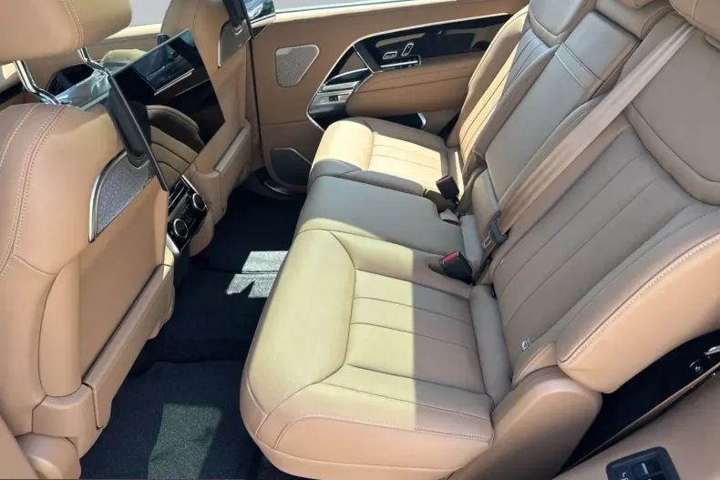 Land Rover Range Rover din 2025 cu 40.000 km - oferta LAN254562 - foto 4