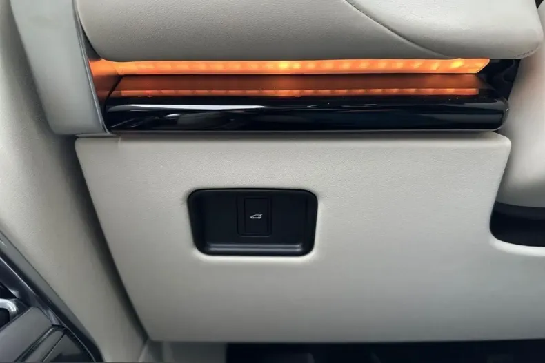 Land Rover Range Rover din 2025 cu 5.400 km - oferta LAN254563 - foto 19