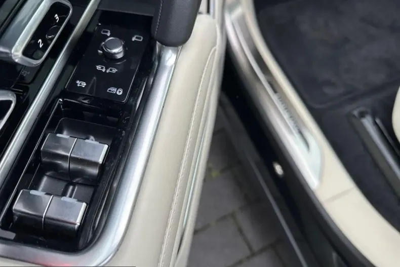 Land Rover Range Rover din 2025 cu 5.400 km - oferta LAN254563 - foto 25