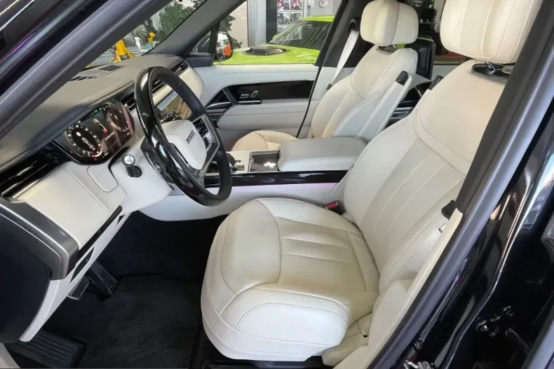 Land Rover Range Rover din 2025 cu 24.985 km - oferta LAN254564 - foto 19