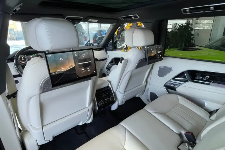 Land Rover Range Rover din 2025 cu 24.985 km - oferta LAN254564 - foto 23