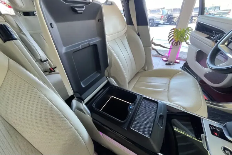 Land Rover Range Rover din 2025 cu 24.985 km - oferta LAN254564 - foto 36