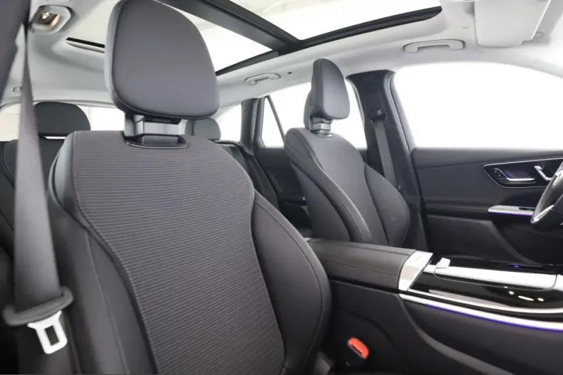 Mercedes-Benz GLC 200 (Clasa GLC) din 2025 cu 13.100 km - oferta MER254569 - foto 18