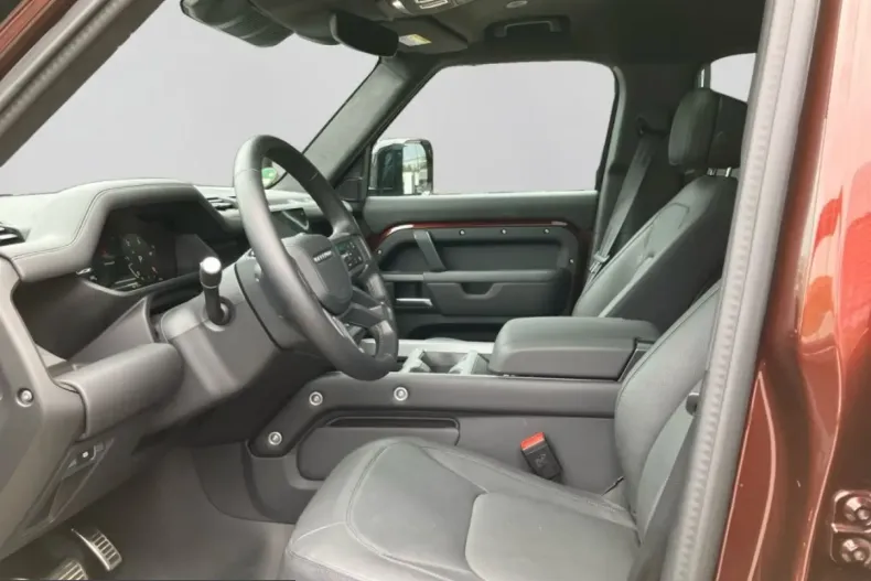 Land Rover Defender din 2025 cu 12.000 km - oferta LAN254571 - foto 5