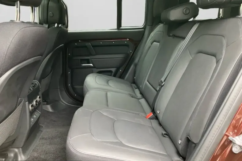 Land Rover Defender din 2025 cu 12.000 km - oferta LAN254571 - foto 9