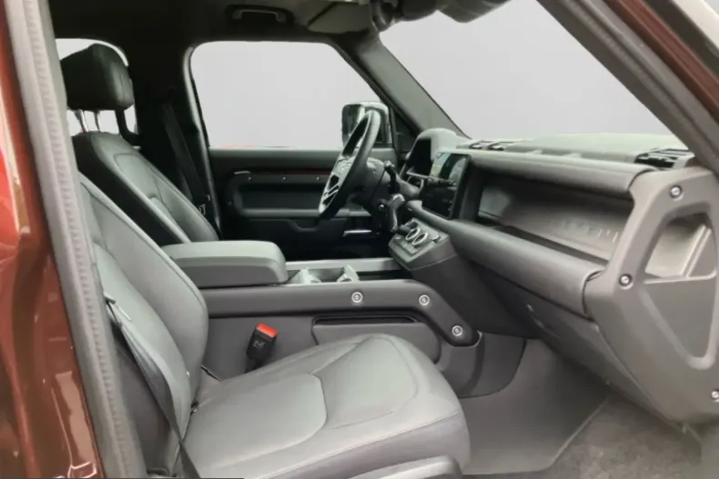 Land Rover Defender din 2025 cu 12.000 km - oferta LAN254571 - foto 11