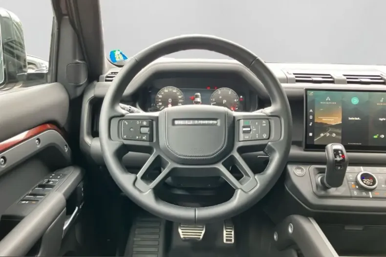 Land Rover Defender din 2025 cu 12.000 km - oferta LAN254571 - foto 13