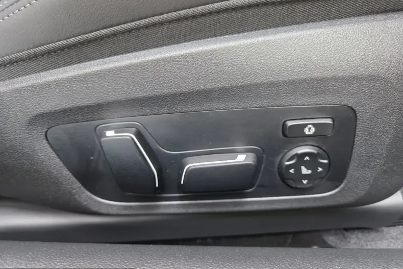 BMW M4 (Seria 4) din 2025 cu 4.270 km - oferta BMW254595 - foto 34