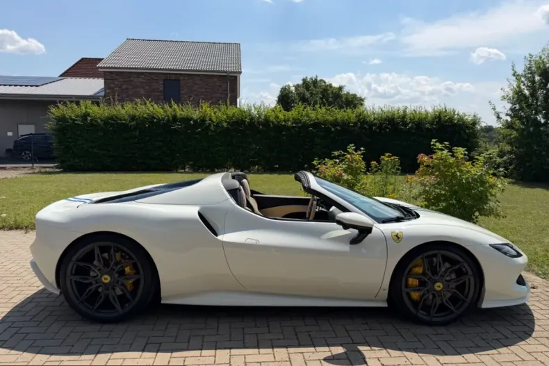 Ferrari 296 GTS din 2025 cu 6.000 km - oferta FER254624 - foto 6