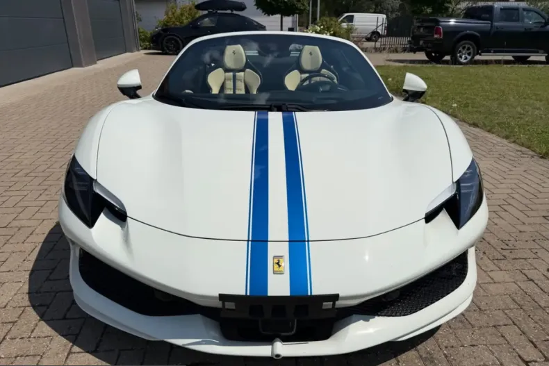 Ferrari 296 GTS din 2025 cu 6.000 km - oferta FER254624 - foto 8