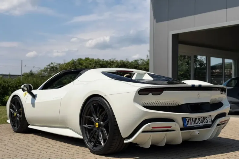 Ferrari 296 GTS din 2025 cu 6.000 km - oferta FER254624 - foto 17